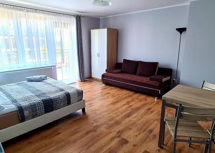 Moris Goscinne * 莱鲍