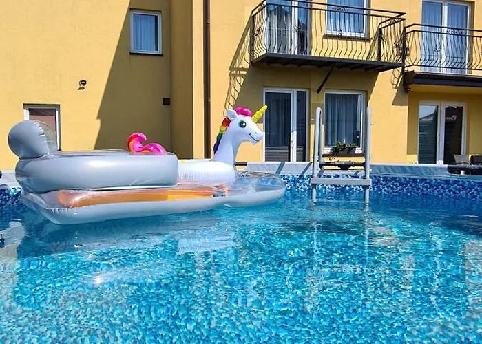 Moris Goscinne 莱鲍